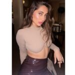 Anusha Dandekar Instagram - 1 2 3 ? tell me in brown hearts 🤎🤎🤎
