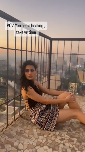 Anushka Kaushik Instagram - For someone who needs to hear this❤️
.
.
.
#calmdown #feelhappy #smile😊 #smilemore #hustlehard #respectyourself #selfconfidence #selfconfident #independent #AnushkaKaushik