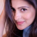 Aparna Dixit Instagram - How close is too close.!!