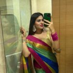 Aparna Dixit Instagram - Six yards of elegance. ✨ To finally learning how to drape my own saree♥️