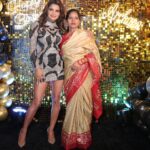 Archana Gautam Instagram - Birthday pics with family 🫶🏻😘❤️ #happybirthday All About My Birthday Look 🎉 🎊🎂 Styled By :- @nehaadhvikmahajan 👗Outfit:- @nikhitatandon Makeup & Hair - @saiyed7298 Mumbai, Maharashtra
