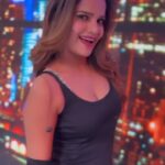 Archana Gautam Instagram - Miss you @the.contentteamofficial team 😘😘😘 #entertainmentkiraathousefull South Africa