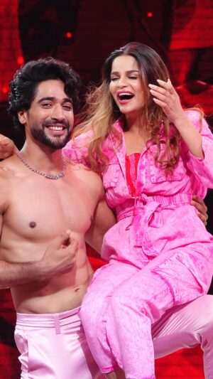 Archana Gautam Instagram - Full video with none other than @archanagautamm 
What a beautiful soul you are. 
@colorstv #entertainmentkiraathousefull 
Bohot maza aya aapke saath perform karke!! 🫶🏽🫶🏽🫶🏽🫶🏽
