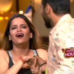 Archana Gautam Instagram - Girgi main 😂😂😂 रोज रात को 10:00 बजे देखें एंटरटेनमेंट की रात हाउसफुल ( Entertainment ki Raat Houseful ) @colorstv पर। और आप @voot पर भी देख सकते हैं। @haarshlimbachiyaa30 , @punitjpathakofficial , @rubinadilaik , @pratiksehajpal India