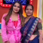 Archana Gautam Instagram - First time mummy #entertainmentkiraathousefull mein aayi hai , thank you so much mummy @sunita_gautam05 @colorstv @gulshanofficial06 India