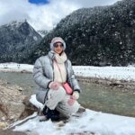 Ariah Agarwal Instagram – I was upto snow good ⛄️
Also, meet my cool friend (last slide)
.
.
.
#zeropoint #lachung #sikkim #northsikkim #yumthangvalley #snow #snow2023 #snowman Lachung , Zero Point , Yumthang Valley