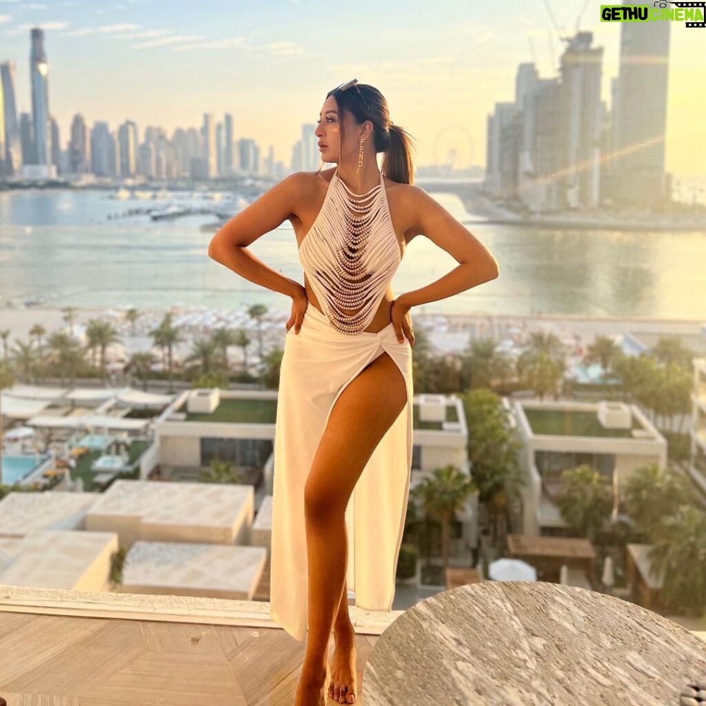 Ariah Agarwal Instagram - Beach day in @kairesortwear 🏝️👙☀️ . . . #kairesortwear #dubai #palmjumeirah #ariahlove FIVE Palm Jumeirah Dubai