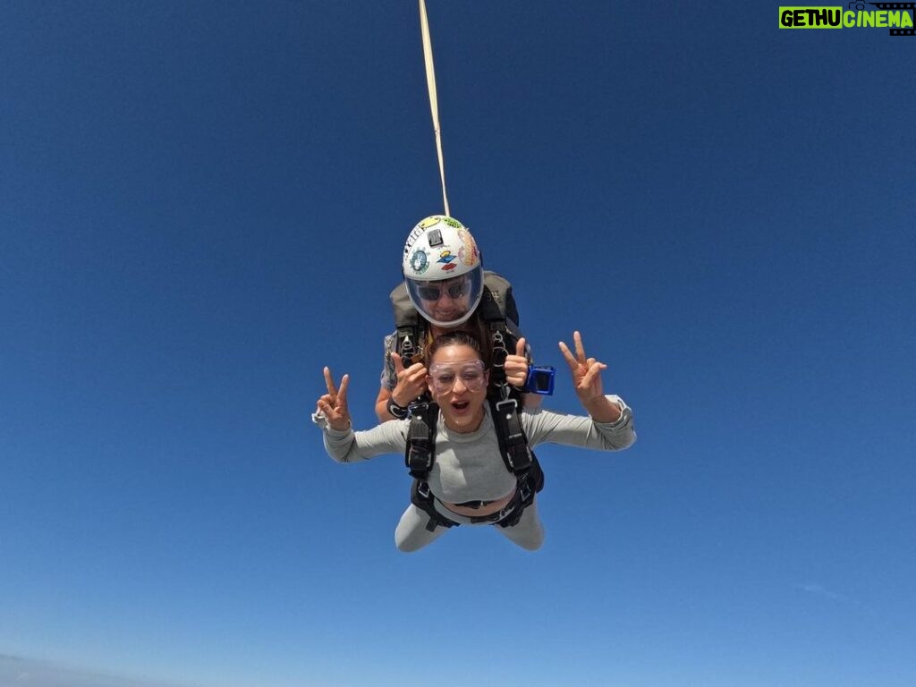 Ariah Agarwal Instagram - I kissed the sky 🪂💙 . . . - Sky dive, 2023. Skydive Dubai