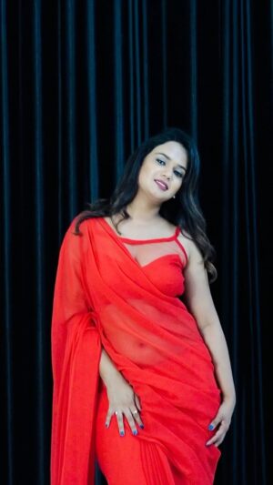 Ariyana Glory Instagram - #MadhanaaNaapraanamneedhaenaa #sajnaintelugu #sayyestothedress 

#Badshah  #mmmanasi #AdityaDev #trendingsongs