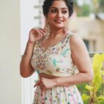 Arya Instagram - പുള്ളിപ്പാവാടകാരി 🥶🩷 Costume @byhand.in Styling @sabarinathk_ MUA @vikramanvijitha Hair @chan_aneesh Pc by my baby @pranavraaaj #dressup #makeup #worklife #lovemylife #polka #tradition #ethinicwear