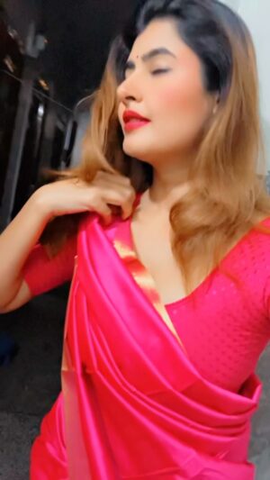 Ashima Narwal Instagram - My most favourite color this is! Can someone guess the color! 

💕

Ashima

#ashima #ashimanarwal #ashimanarwalsaree#tollywoodactress #kollywoodactress #ᴛᴏʟʟʏᴡᴏᴏᴅ #kolllywoodmovies #misssydney #misselegance #indiansarees #sareessofrohtak #rohtak ##rohtakcity #goldenhair #magentasaree #ig_india #ig_channai #ig_banglore #ig_mumbai