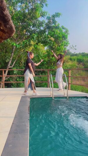 Ashita Dhawan Instagram - With my dance partner ❤️😘 
.
.
.
.
#dancereels #trending #ootd #poolparty #jacuzzitime