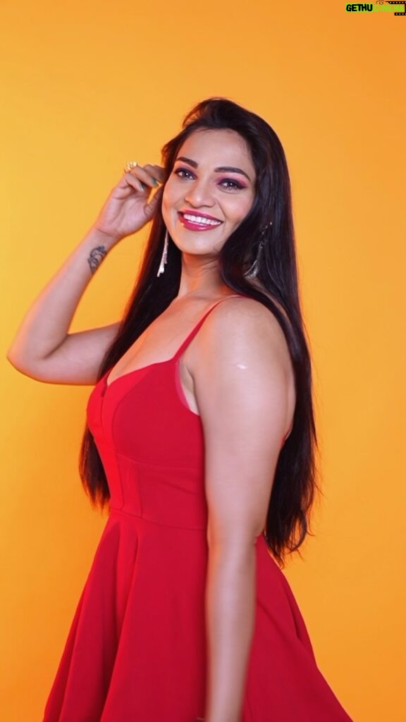 Ashwini Sree Instagram - Write a caption…❤️❤️❤️ #caption #reelsinstagram #reels #reels #reelitfeelit #reelkarofeelkaro #réel #dimple #smile #cute #ashu #bigboss #bigboss7 #bigbosstelugu #bigbosstrolls #dancer #photooftheday #instadaily #instagram #instagood #hyderabad #girl #actor #actorslife #actresses #actors #photography #portraitphotography