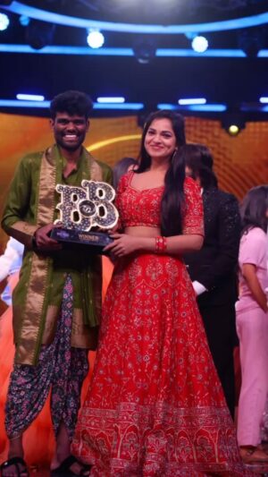 Ashwini Sree Instagram - If you work hard you wil achieve success automatically❤️❤️❤️❤️✅ my brother pallu🤗🤗🔥 

Costume design: @taamara.official 

#pallaviprashanth #pallaviprashanth_ #love #sister #reelsinstagram #reels #reels #reelitfeelit #réel #brothersisterlove #ashu #ashwini #actor #streetstyle #selflove #trending #tiktok #tflers #bigboss #bigboss7 #bigbosstelugu #bigboss7telugu #youtube #you #regrann #insta #ashwini