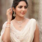 Athulya Ravi Instagram - 🤍🤍 #god #goals #growing #glow ✨ 👗 @sahilkochharofficial Stylist @manogna_gollapudi M&H @arupre_makeup_artist Clicked @camerasenthil Jwelry @aviradiamonds