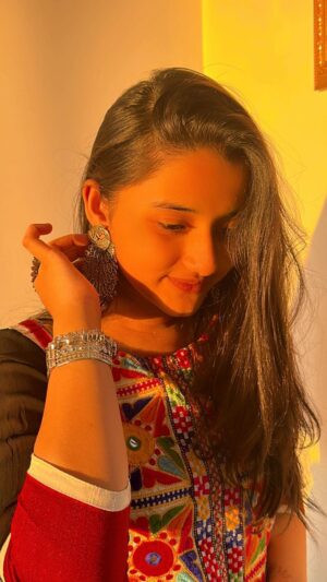 Aurra Bhatnagar Badoni Instagram - 🖤✨