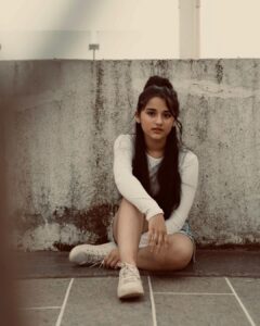 Aurra Bhatnagar Badoni Instagram - 🦋🤎✨ Set yourself free 🦋🤎✨ 📸: @shutterjuicestudio Imtiyaz sayyed