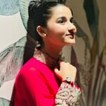 Aurra Bhatnagar Badoni Instagram – 💖🤍✨Being happy never goes out of style 💖🤍✨📸 @deeptibhatnagarbadoni