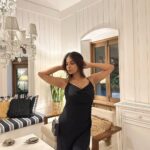 Avantika Hundal Instagram - always at the right table @neumaindia