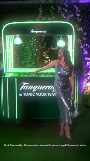 Avantika Hundal Instagram - At NykaaLand, Tanqueray translated my favourite Jo Malone scent into a cocktail and it’s a vibe! ✨👠💃

@lbb.mumbai @tanquerayindia @nykaaland @mynykaa 

 #TanquerayGin #TanquerayLondonDry #LiveMagnificently #TanquerayandTonic
