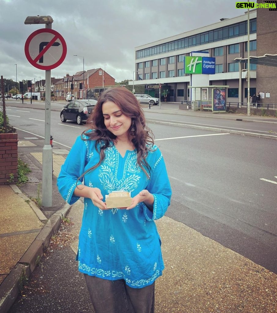 Ayesha Khan Instagram - 🇬🇧 ✈️ . . London will always be special because of Pooja bhabhi❤️