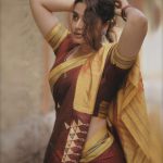 Ayesha Khan Instagram - किसी की दुनिया चाहत में बरबाद है… 📷- @varunrajkalas_dop