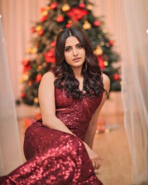 Ayesha Zeenath Instagram - ❤️💫💫💫

:
: 
Makeup: @makeup_by_kez 
Hair: @banuhairstylist 
Photography: @dhanush__photography 
Outfit: @anora_artstudio
Jewellery: @fineshinejewels 
Location: @kezmakeupstudioandacademy