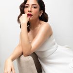 Barkha Singh Instagram - #Vintage trouble ✨🤍 Shot by @photographybyafn Makeup @makeupbyharshitabothra Hair @tanzz__1910_ Styled by @aesana0710 Outfit @ozeqo @dipublicrelations Jewellery @karishma.joolry @dipublicrelations