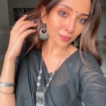 Barkha Singh Instagram - Why hadn’t anyone introduced me to a #mulmulsaree before! 😍 Also, #silverjewellery junkies in the house? Raise your hands! 🙌 #mulmul #mulmulcotton #saree #sari