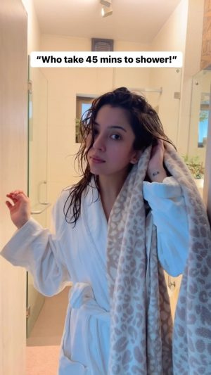 Barkha Singh Instagram - My 8-step shower routine 🤌🏼✨

#trendingaudio #shower #funnyvideo #lol #showerthings #foryou