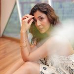 Barkha Singh Instagram - Daydreaming ✨ 📸 @aishwaryaa.nayak HMU @taskeen_c Styled by @shwetaputhhran @styledbyshwetaputhhran Jewellery @palmonas_official At @machanresorts #portraits #portraitphotography #foryou #beachwaves #naturallight #naturallightphotography