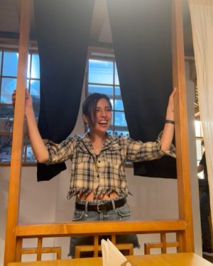 Barkha Singh Instagram - Laughter is so contagious! I know you’re smiling as you swipe!! 😃💗
Happy Sunday lovelies! ✨

#laughter #smile #laugh #goodvibes #foryou #weekend #sunday #happy #swipe #love