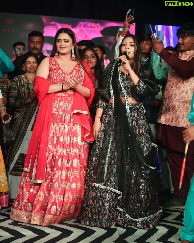 Bebika Dhurve Instagram - Amazing Navratri Night With @bebika.dhurve ✨✨ @garbacarnival @radhe_eve Click by:- @ms__photography_ms @meet_2517 @ramnik_gadhavi_ Ahmedabad, India