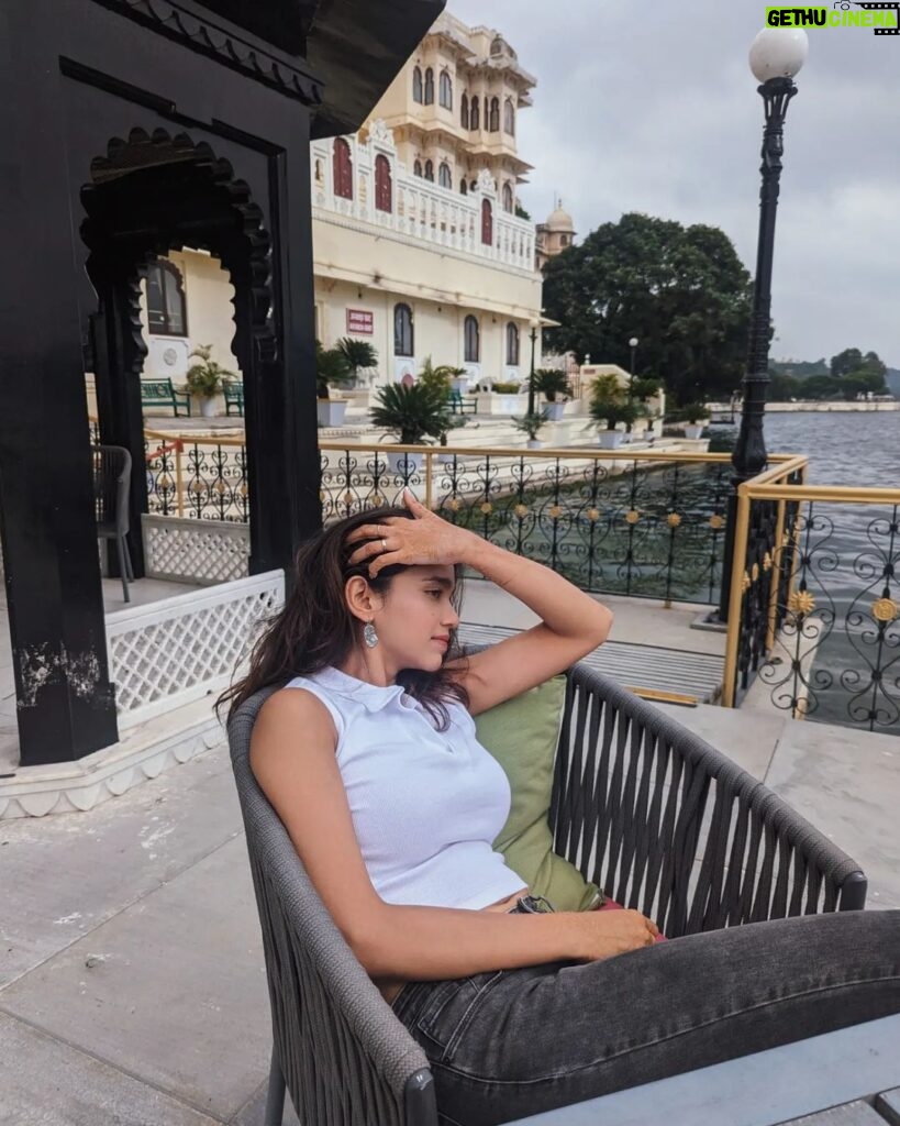 Bhagyashree Limaye Instagram - Royally dumping some! 🩷 . . #vacay #rajasthan #incredibleindia #love #udaipur #weekend #friyay #monsoon Taj Fateh Prakash Palace