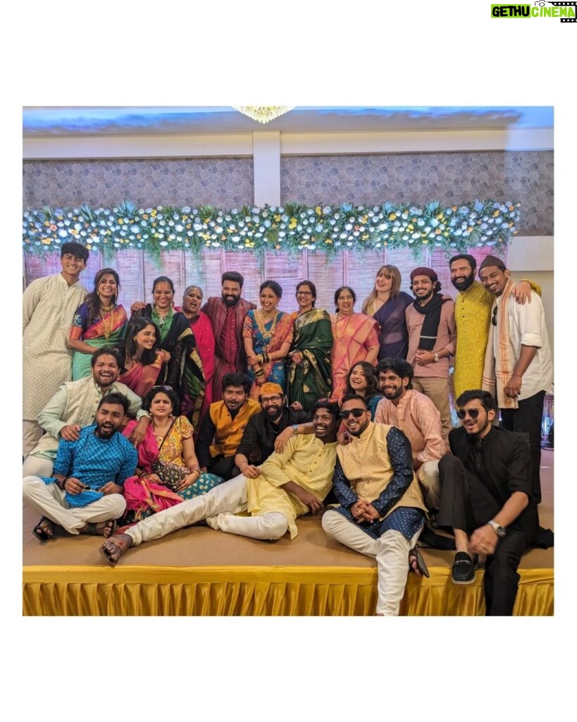 Bhagyashree Limaye Instagram - Madness, love, laughter, reunion! @gautamideshpandeofficial @swanandtendulkar , your wedding brought all of this ❤️ . . #swag #weddingbells #love #december #weekend