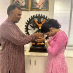 Bhagyashree Mote Instagram - Becoming a student and be able to take off the old skin Is a whole different process! Learning is always exciting part for me! I just enjoy the process so much! So here I am starting back my Kathak journey again which I left incomplete 3 years back due my health issues. This time i am making sure to dedicate myself to the craft wholeheartedly!❤️ Thank you @rajendrachaturvedi sir for giving me such a warm welcome! I shall always strive to do better!🙏🏻