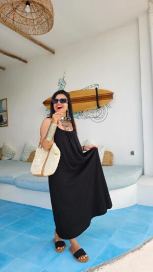 Bhavini Purohit Instagram - #stylingwithbee boho in bali 🫶🏻 well, @dhavalmavreck loved this look 💕
.
Outfit- @hm 
Jewellery- @gehnacollections 
Bag- Local store in Goa
.
#influencer #styling #boho #style #fashionstyle #trending #bali #travel #reelvideo #bhavinipurohit
