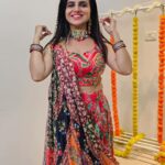 Bhavini Purohit Instagram – 7/9 Navratri fits #stylewithbee , Let me know in comments which is your fav colour Navratri outfit
.
Outfit – @loveandlabelsbyhemakshii 
Dupatta- @loveandlabelsbyhemakshii 
Neckpiece with earrings – @gehnacollections 
Bangles- Bhuleshwar Market
.
#influencer #style #dandiya #garba #fashionstyle #dandiyanight #garbanight #indianwear #traditional #bhavinipurohit 
.
