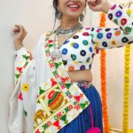 Bhavini Purohit Instagram - 5/9 Navratri fits , #stylewithbee . Outfit- @loveandlabelsbyhemakshii Jewellery - @amazondotin Earings- @gehnacollections . . ShotBy- @dhavalmavreck . #influencer #navratri #navratrispecial #style #fashionweek #gujju #dance #trend #trendingreels #styling #bhavinipurohit