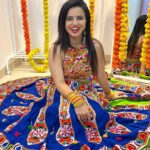 Bhavini Purohit Instagram - 4/9 Navratri fits! #stylewithbee . Blouse- @loveandlabelsbyhemakshii Ghagra- Street shopping, Kandivali Jewellery- @amazondotin . #influencer #style #navratri #navratrispecial #dandiya #garba #dance #trend #trendingreels #bhavinipurohit