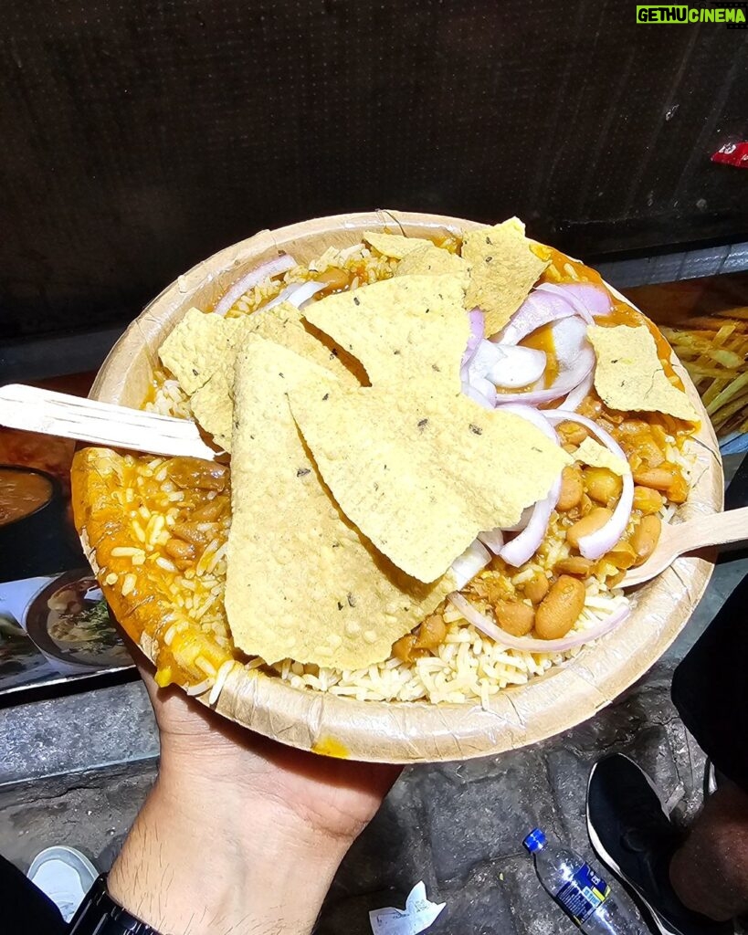 Bhavini Purohit Instagram - Delhi food >> swipe to know what all we ate 😍 . @dhavalmavreck took to the best n famous places in Delhi for food♥️ . #influencer #food #foodporn #crazy #madness #travel #addict #bhavinipurohit