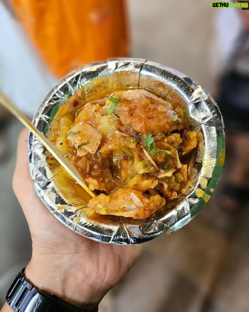 Bhavini Purohit Instagram - Delhi food >> swipe to know what all we ate 😍 . @dhavalmavreck took to the best n famous places in Delhi for food♥️ . #influencer #food #foodporn #crazy #madness #travel #addict #bhavinipurohit