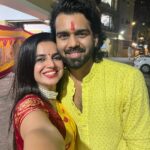 Bhavini Purohit Instagram - Ganpati Visarjan madness 🫶🏻 . #influencer #festival #ganpatibappamorya #visarjan #madness #couple #couplegoals #bhavinipurohit