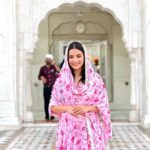 Celesti Bairagey Instagram - Seeking blessings🤍 Beautiful outfit by @lavanyathelabel ❤️ #punjab #patiala #gurudwara Gurdwara Dukhnivaran Sahib, Patiala, Punjab
