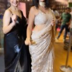 Celesti Bairagey Instagram - Sooooooo much fun meeting up n trying on another trend together ❤️❤️❤️