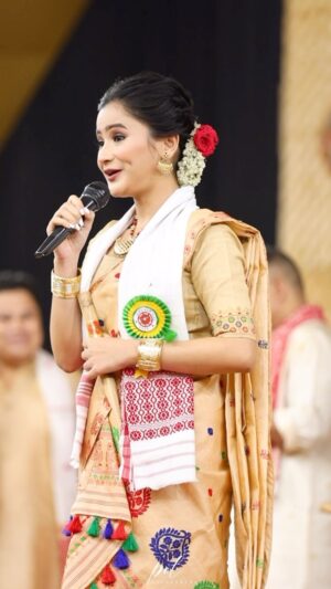 Celesti Bairagey Instagram - #dibrugarh ❤️

MUA @makeupartist_puja_gogoii 😍
Outfit @rina_lahon_gogoi 😘
Video credit @pol_photography_ 😇