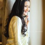 Celesti Bairagey Instagram - Alexa, please play तैनू ले के मैं जावांगा दिल दे के मैं जावांगा🤍 Makeover by @bineegogoi Mekhela sador @archana_shiva_chetia Jewellery @konmani_store Photo credit @nitulsharmaphotography #weddingphotography #makeupartist #makeup #makeupideas #makeupoftheday #makeuplover #indianbride #indianwear Dibrugarh, Assam