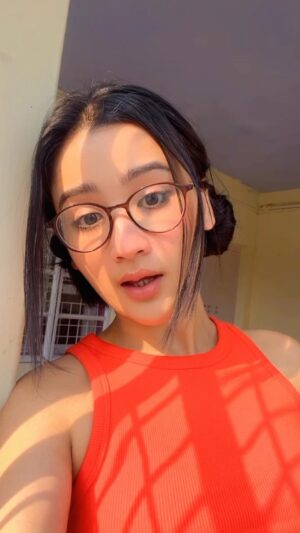 Celesti Bairagey Instagram - #bloopers posting it only because it's perfectly #sunkissed 🌻