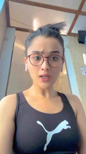 Celesti Bairagey Instagram - Motivating myself for #sunday #workout 🤍