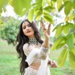 Celesti Bairagey Instagram - लुक्क - चिप्प न जावो जी🤍 Shoot for @albita__prodhani Photo credit @bikashsaikia_photography #makeupartist #makeup #bride #bridalmakeup